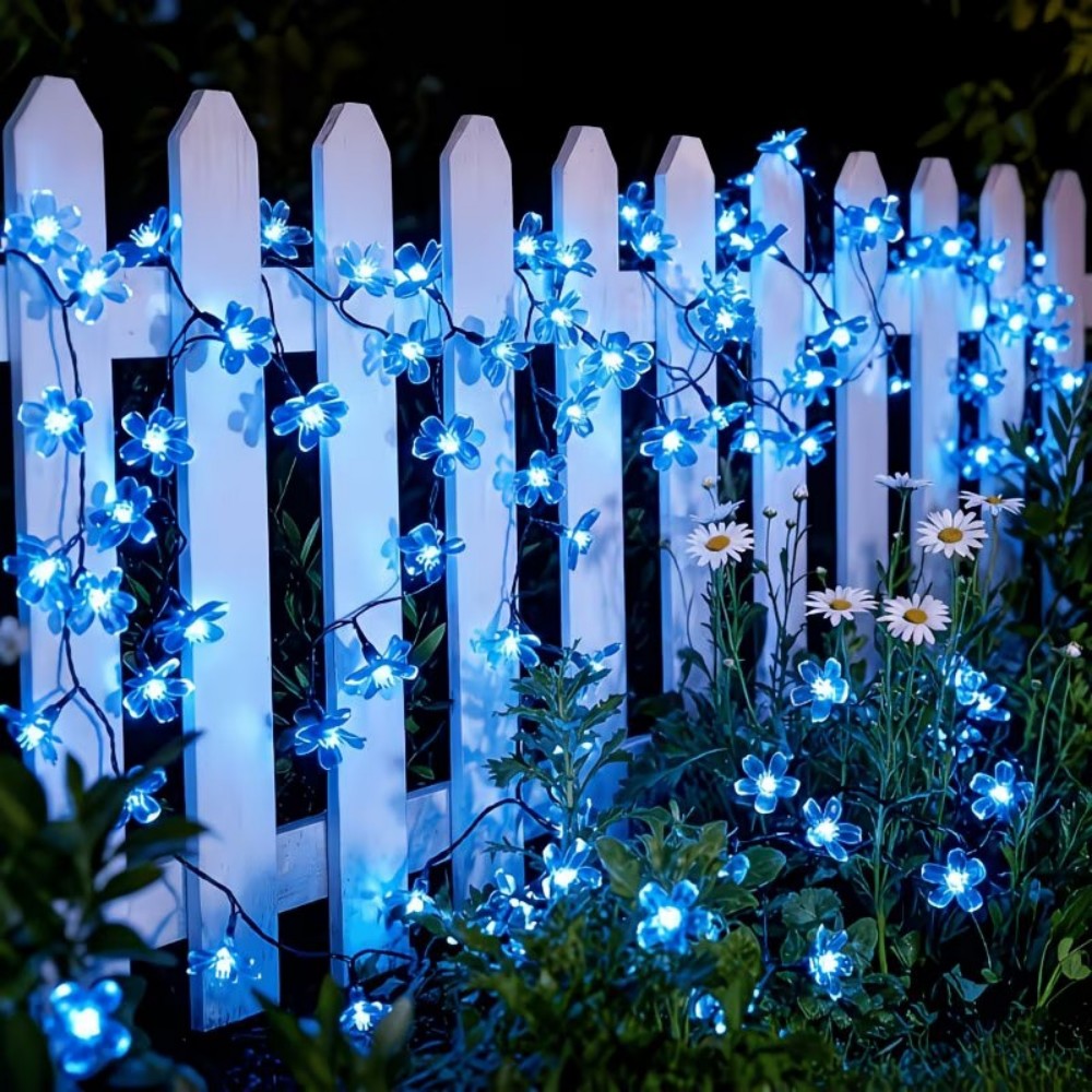 Outdoor Lighting On Trees - Lampu Tali Luar Ruangan Motif Bunga